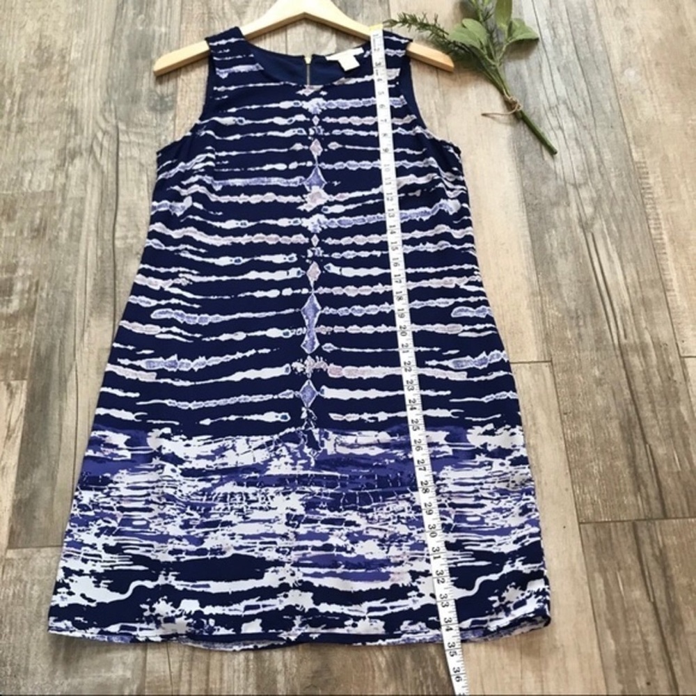 Dress - Picture 7 of 8